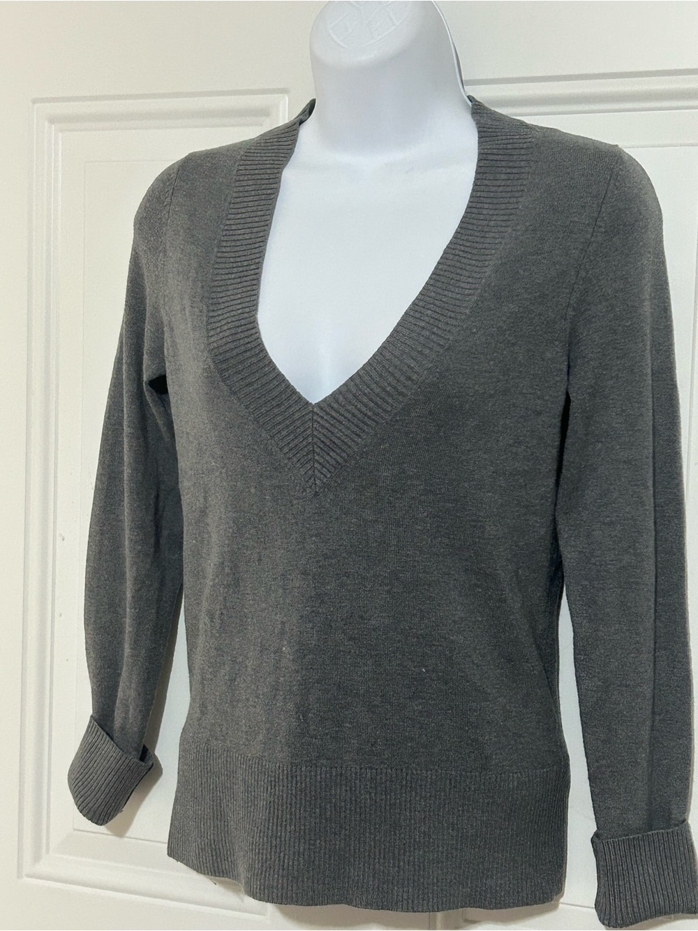 Banana Republic Women's V-Neck Sweater in Gray